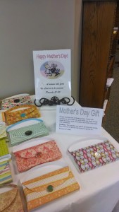 Mothers Day chocolate-bar-filled paper purses